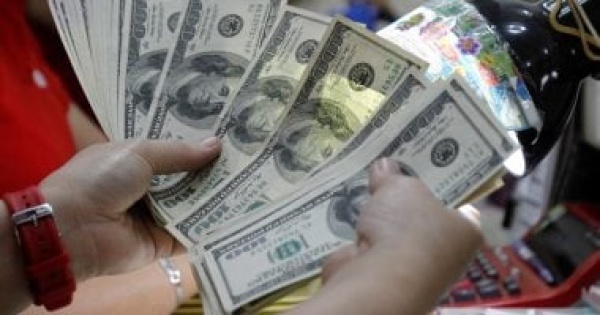أسعار العملات اليوم الجمعة استقرار الدولار واليورو والريال بالبنوك