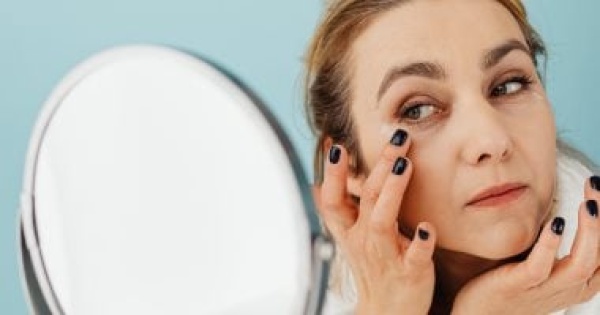 بشرتك جافة رغم استخدام المرطب 5 أخطاء تقلل فاعلية منتجات الترطيب