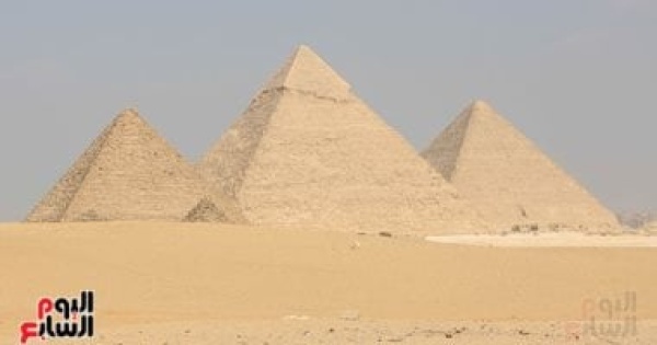 اكتشافات عجيبة عن أهرامات الجيزة مدخل خفى فى منقرع