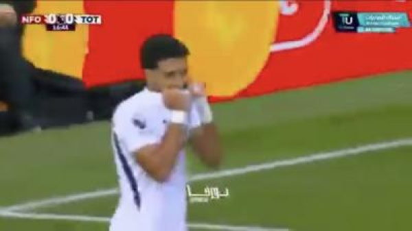 تعادل سلبي بين توتنهام ونوتينغهام فورست والسبيرز يفرطون في فوزهم الأول