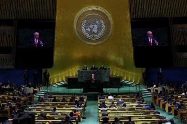 نتناياهو يهاجم الدول من على منبر الأمم المتحدة يتوعد إيران وتركيا ويرفع البيجر