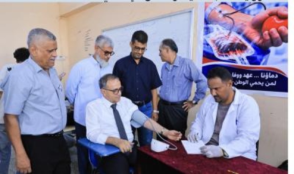 جامعة عدن تطلق حملة للتبرع بالدم دعم ا للمرابطين في الجبهات