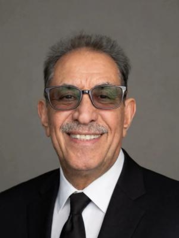 الدكتور الروحاني يكتب حينما تتساقط اوراق الشجر الدكتور الروحاني يكتب حينما تتساقط اوراق الشجر