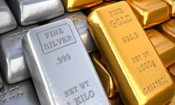 الذهب ينخفض بأكثر من 1 والمعادن النفيسة تلاحق الخسائر