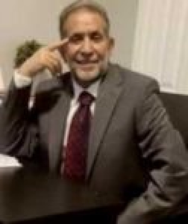 الدكتور الروحاني يكتب عن القائد الصدفة حين ت منح المسؤولية للصغار الدكتور الروحاني يكتب عن القائد الصدفة حين ت منح المسؤولية للصغار