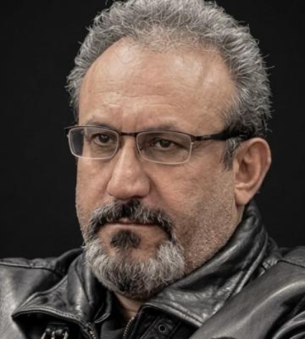 من خامنئي فالخامنئي حملة رايات وقادة نصر من خامنئي فالخامنئي حملة رايات وقادة نصر
