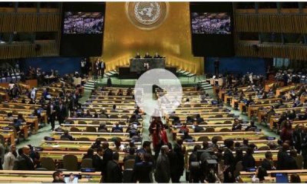انسحاب جماعي ودبلوماسيون يغادرون القاعة صيحات استهجان ت لاحق نتنياهو أثناء خطابه