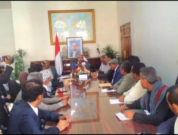 السلطة المحلية بمحافظة شبوة تدين جريمة استهداف العدو السعودي لسوق مفرق ماوية بتعز السلطة المحلية بمحافظة شبوة تدين جريمة استهداف العدو السعودي لسوق مفرق ماوية بتعز