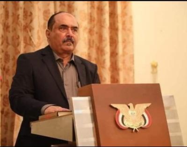 محافظ شبوة اللواء العولقي يدعو أبناء المحافظة للانسحاب من مواقع تحشيدات العدوالسعودي محافظ شبوة اللواء العولقي يدعو أبناء المحافظة للانسحاب من مواقع تحشيدات العدوالسعودي