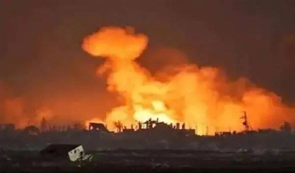 التلفزيون الإيراني دوي 5 انفجارات في قرية مسن بجزيرة قشم و4 في مضيق هرمز التلفزيون الإيراني دوي 5 انفجارات في قرية مسن بجزيرة قشم و4 في مضيق هرمز