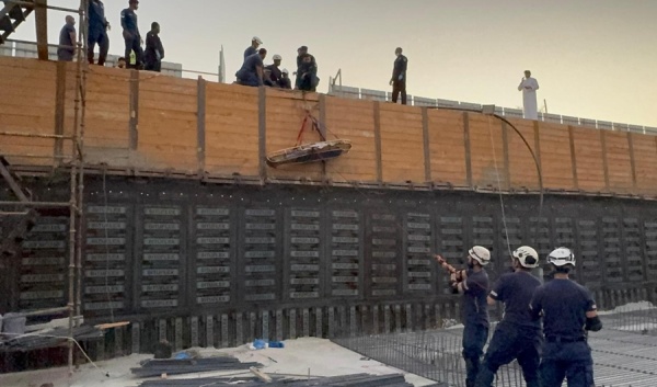 الإطفاء تعاملنا مع حادث سقوط عامل في مبنى قيد الإنشاء بالشويخ الصناعية