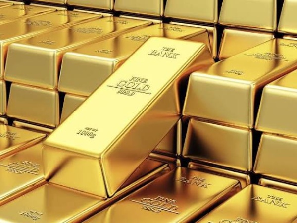 تراجع أسعار الذهب مع تماسك الدولار وتوقعات رفع الفائدة الأمريكية