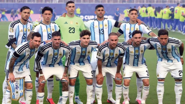 الأربعة الأوائل بالتصنيف العالمي يتنافسون على كأس العالم الأربعة الأوائل بالتصنيف العالمي يتنافسون على كأس العالم