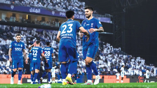الهلال يحل ضيفا على الرائد والأنوار يستضيف الأهلي الهلال يحل ضيفا على الرائد والأنوار يستضيف الأهلي