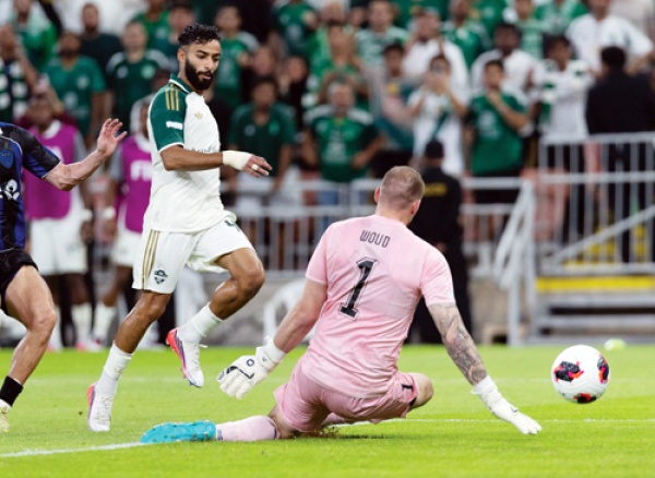 الأهلي يتجاوز أوكلاند سيتي ويطير لمواجهة بطل أفريقيا صنداونز الأهلي يتجاوز أوكلاند سيتي ويطير لمواجهة بطل أفريقيا صنداونز