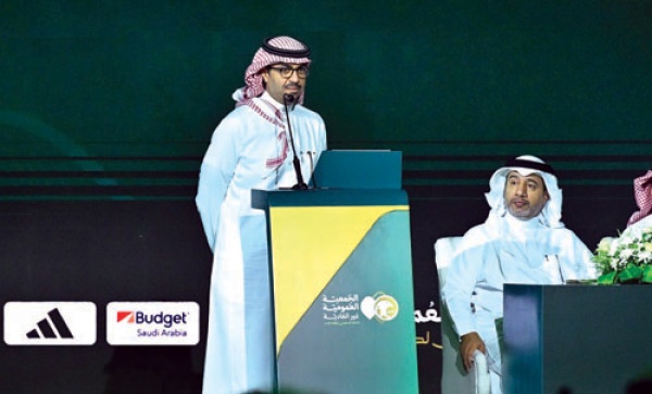 بدر الرزيزاء يقود اتحاد الكرة حتى 2030