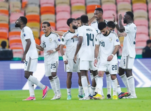 الأخضر يواجه العراق لتأكيد الصدارة وعمان تلتقي الكويت بالأمل الأخير