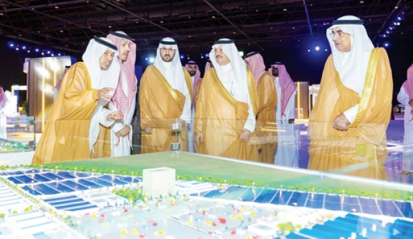 أمير المنطقة الشرقية يدش ن إطلاق شركة أشراق للتنمية والتطوير