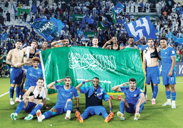 زعيم القارة عاد من قطر منتصرا والاتحاد يخسر من شباب الأهلي زعيم القارة عاد من قطر منتصرا والاتحاد يخسر من شباب الأهلي
