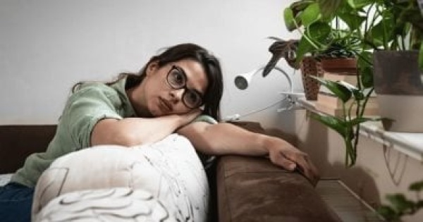 مرهق دايم ا وبتتعصب بسرعة انتبه لـ 5 إشارات خفية أن جسدك يحتاج لاستراحة مرهق دايم ا وبتتعصب بسرعة انتبه لـ 5 إشارات خفية أن جسدك يحتاج لاستراحة