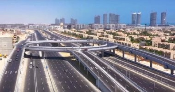 رجال الأعمال يطالبون بإنشاء منطقة اقتصادية خاصة في العلمين الجديدة رجال الأعمال يطالبون بإنشاء منطقة اقتصادية خاصة في العلمين الجديدة