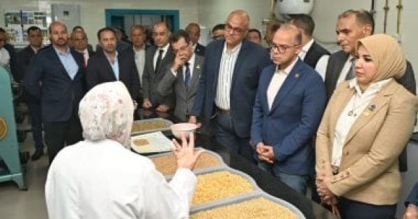 وزير التجارة نحرص على استمرار تقديم الخدمات بالموانئ بكفاءة خلال الإجازات