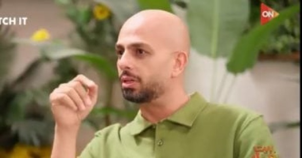 أحمد مراد فى بيت مراد تشارلي شابلن رائد في نظام النجومية