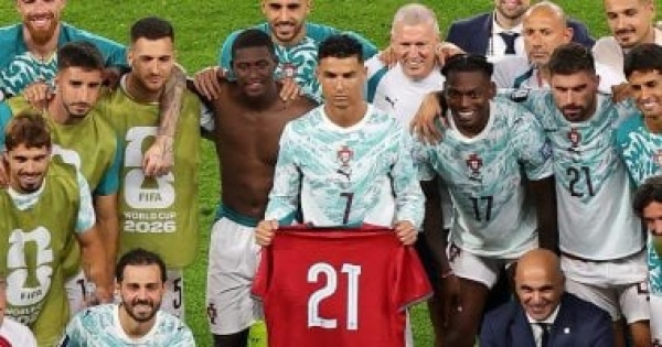 دموع رونالدو وقميص جوتا مشهد مؤثر بعد تأهل البرتغال إلى دور الـ16