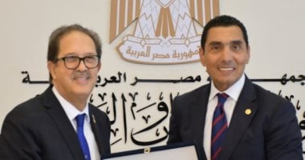 وزير الرياضة يبحث مع رئيسى الأنوكا واللجنة الأولمبية زيادة عدد الألعاب بالدورة الأفريقية وزير الرياضة يبحث مع رئيسى الأنوكا واللجنة الأولمبية زيادة عدد الألعاب بالدورة الأفريقية