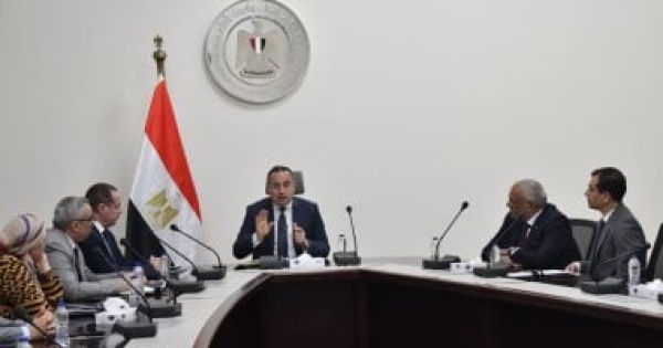 الدكتور عبد العزيز قنصوة يوجه بتكثيف القوافل الثقافية للمحافظات الدكتور عبد العزيز قنصوة يوجه بتكثيف القوافل الثقافية للمحافظات