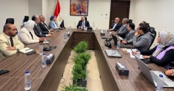 الإسكان شركات الإعلانات المستخدمة للطاقة المتجددة لها الأولوية بالمواقع الإعلانية الإسكان شركات الإعلانات المستخدمة للطاقة المتجددة لها الأولوية بالمواقع الإعلانية
