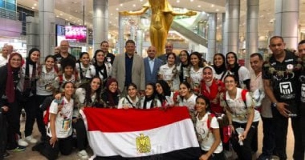 بالورود والطبل البلدى استقبال حافل لبعثة منتخب ناشئات اليد صور وفيديو بالورود والطبل البلدى استقبال حافل لبعثة منتخب ناشئات اليد صور وفيديو