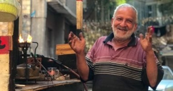 بلبل الزمن الجميل 45 سنة مع بوابير الجاز ولقمة العيش ومحبة الناس فيديو
