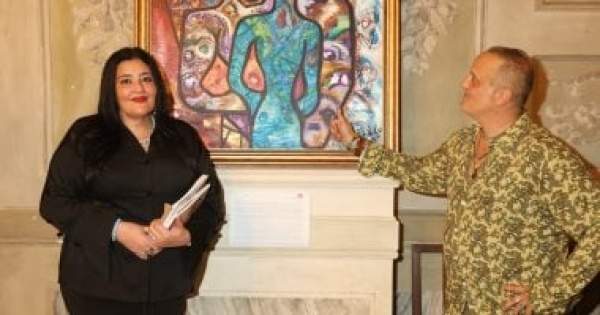 شاليمار شربتلي خلال مشاركتها ببينالي فينيسيا الفن يصنع لنا حياة داخل الحياة