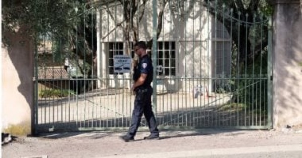 القصة الكاملة لسرقة لوحات نادرة من متحف رينوار الفرنسي بقيمة 9 ملايين يورو القصة الكاملة لسرقة لوحات نادرة من متحف رينوار الفرنسي بقيمة 9 ملايين يورو