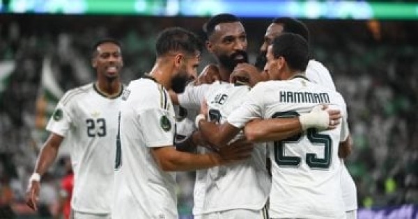 عمان ضد السعودية الأخضر يتقدم بثلاثية في الشوط الأول بـ خليجي 27