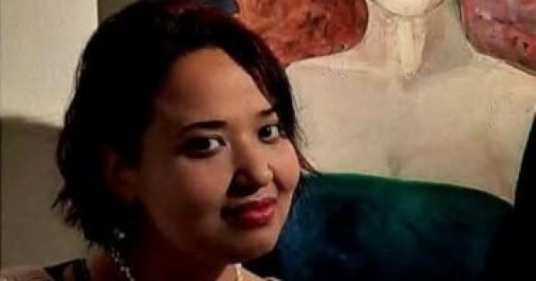 عزة عبد المنعم فنانة تشكيلية جمعت بين العمل المتحفى والتجريب الفنى عزة عبد المنعم فنانة تشكيلية جمعت بين العمل المتحفى والتجريب الفنى