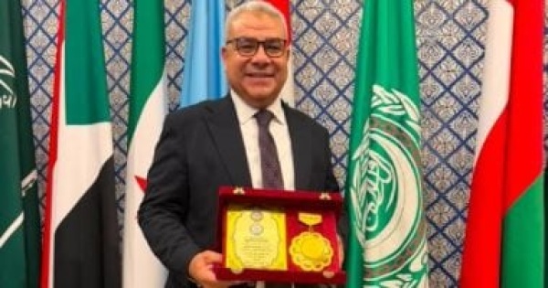 الملتقى الثانى للقيادات العربية الشابة يكرم القاهرة الإخبارية