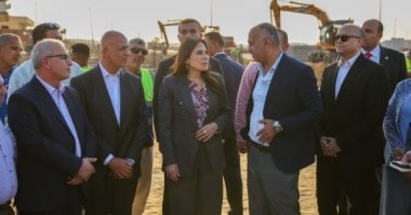 وزيرة الإسكان تتفقد أعمال تطوير الحى المتميز وتنفيذ رافع مياه لرى المسطحات وزيرة الإسكان تتفقد أعمال تطوير الحى المتميز وتنفيذ رافع مياه لرى المسطحات