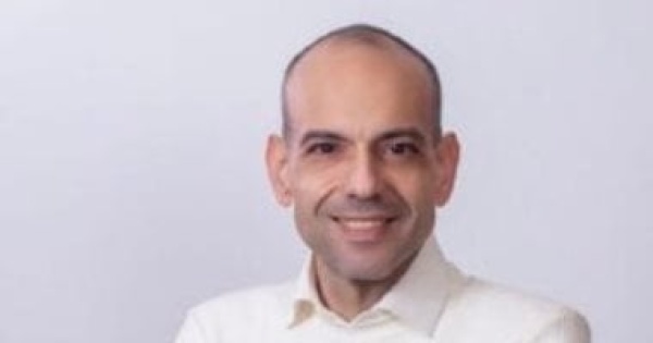د محمد علاء منيعم وصناعة الأثر