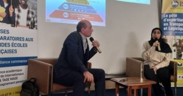 حمدى السطوحى يقدم مقترحا لهرم الاقتصاد الإبداعى لإفريقيا حمدى السطوحى يقدم مقترحا لهرم الاقتصاد الإبداعى لإفريقيا