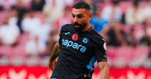 مخاوف الإصابة تحاصر محمد صلاح قبل مباراة طرابزون الأوروبية مخاوف الإصابة تحاصر محمد صلاح قبل مباراة طرابزون الأوروبية