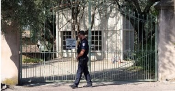 استعادة لوحتين مسروقتين للفنان رينوار بقيمة 10 5 مليون دولار استعادة لوحتين مسروقتين للفنان رينوار بقيمة 10 5 مليون دولار