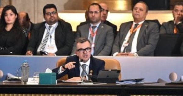 وزير التخطيط يستعرض توجهات ضبط مسار الدين الخارجي وتعزيز موارد النقد الأجنبي وزير التخطيط يستعرض توجهات ضبط مسار الدين الخارجي وتعزيز موارد النقد الأجنبي