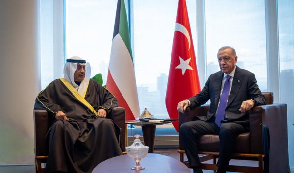 ممثل سمو الأمير يبحث مع الرئيس التركي سبل تعزيز وتطوير العلاقات الثنائية الوثيقة ممثل سمو الأمير يبحث مع الرئيس التركي سبل تعزيز وتطوير العلاقات الثنائية الوثيقة