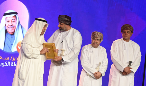 المهرجان المسرحي الخليجي السابع للجامعات يحتفي بالفنان الكويتي سعد الفرج في سلطنة عمان المهرجان المسرحي الخليجي السابع للجامعات يحتفي بالفنان الكويتي سعد الفرج في سلطنة عمان