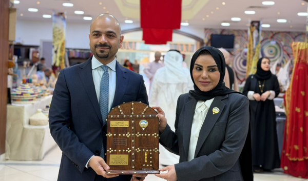 وزيرة الشؤون تطلع على خدمات المراكز والمرافق الاجتماعية في مملكة البحرين وزيرة الشؤون تطلع على خدمات المراكز والمرافق الاجتماعية في مملكة البحرين