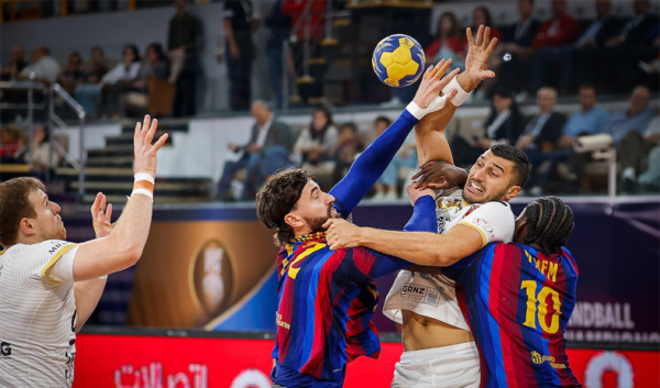 فيزبريم المجري يهزم برشلونة ويتوج بلقب كأس العالم للأندية لكرة اليد
