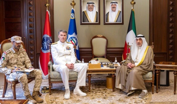 النائب الأول يبحث مع قائد الأسطول الخامس الأمريكي تعزيز التعاون المشترك النائب الأول يبحث مع قائد الأسطول الخامس الأمريكي تعزيز التعاون المشترك