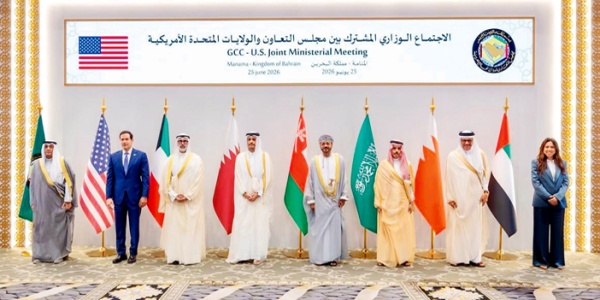 الخليج وأمريكا لا رسوم ولا سيطرة على مضيق هرمز